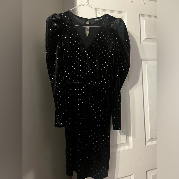Dot-Print Velvet Puff-Sleeve Dress - Picture 3 of 9